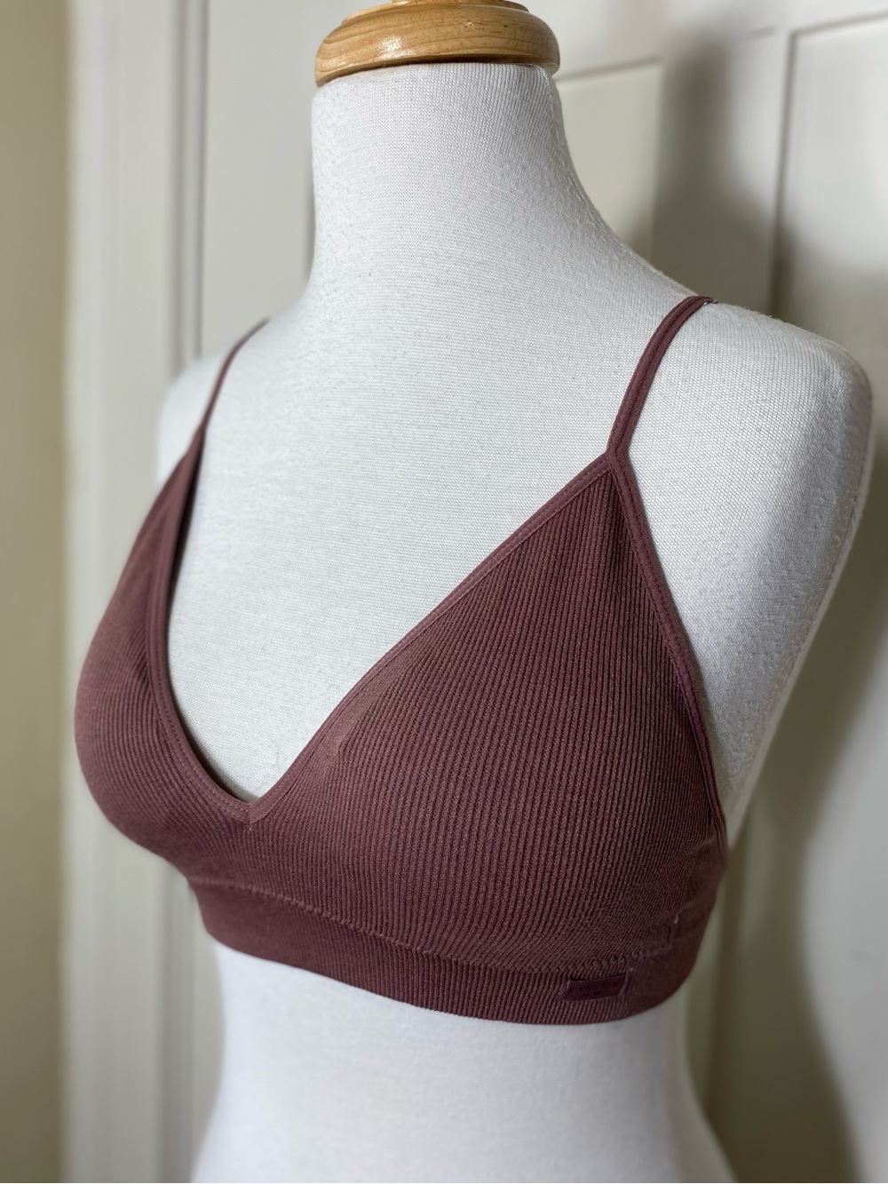 Danskin Now Ribbed V-Neck Bralette Mauve Pink Removable Padding L